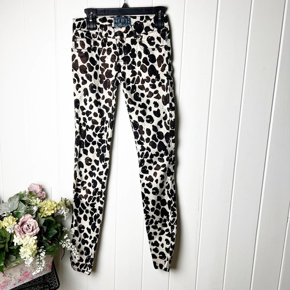 TRIPP NYC Medium Rise Skinny Leg Leopard print pants - Picture 2 of 10